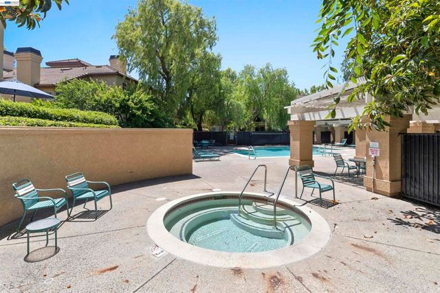 7722 Chantilly Dr, Dublin, CA 94568