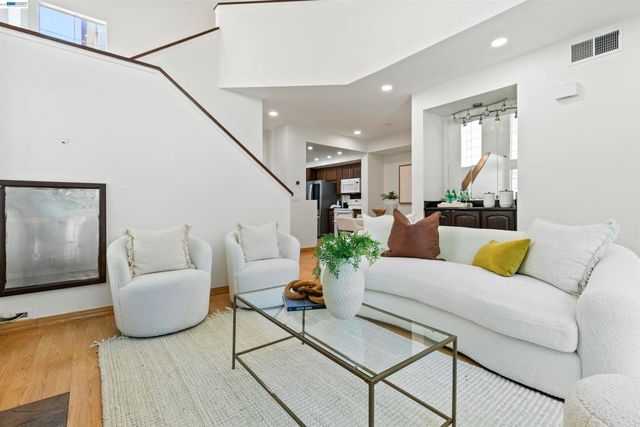 7722 Chantilly Dr, Dublin, CA 94568