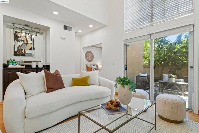7722 Chantilly Dr, Dublin, CA 94568