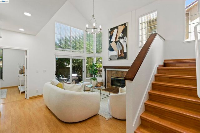 7722 Chantilly Dr, Dublin, CA 94568
