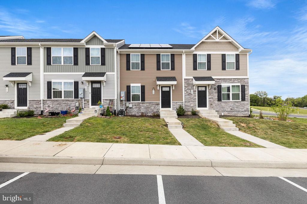 102 SPRING PLACE, Strasburg, VA 22657