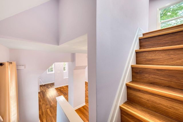 2202 S 68th STREET, West Allis, WI 53219