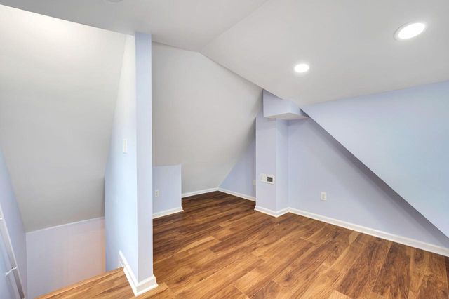 2202 S 68th STREET, West Allis, WI 53219