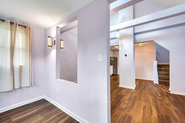 2202 S 68th STREET, West Allis, WI 53219