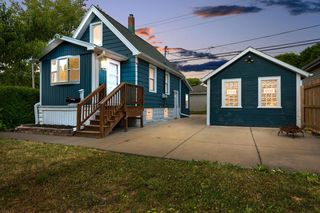2202 S 68th STREET, West Allis, WI 53219