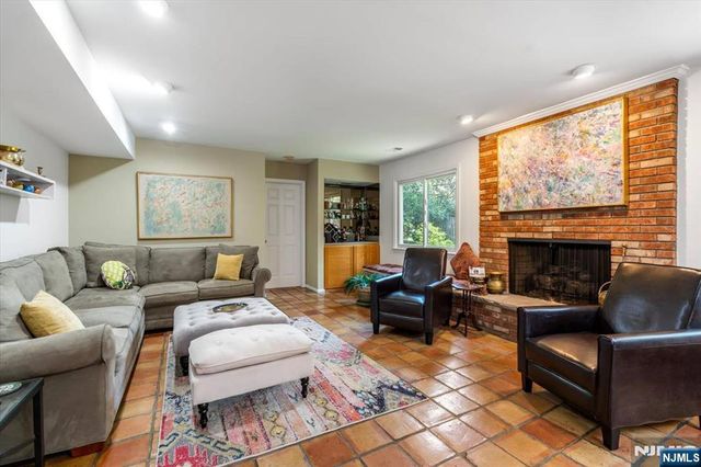 329 Glenwood Avenue, Leonia, NJ 07605