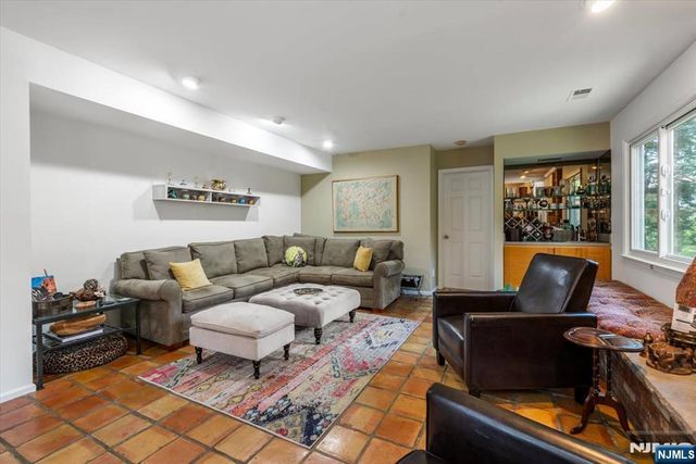 329 Glenwood Avenue, Leonia, NJ 07605