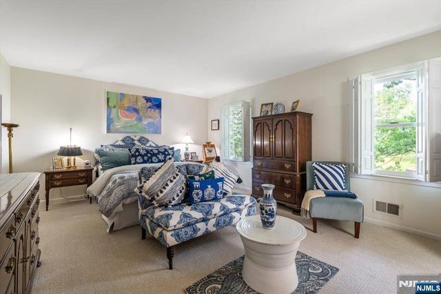 329 Glenwood Avenue, Leonia, NJ 07605