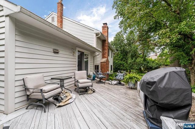 329 Glenwood Avenue, Leonia, NJ 07605