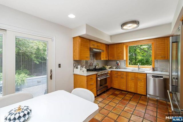 329 Glenwood Avenue, Leonia, NJ 07605