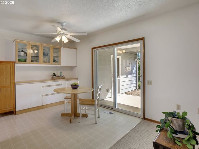 16350 Sw ROYALTY Pkwy, King City, OR 97224