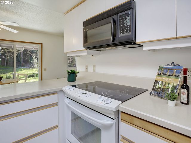 16350 Sw ROYALTY Pkwy, King City, OR 97224