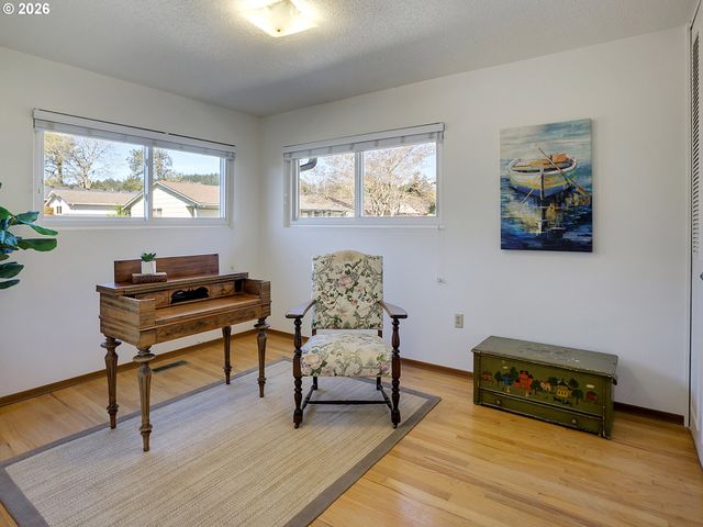 16350 Sw ROYALTY Pkwy, King City, OR 97224