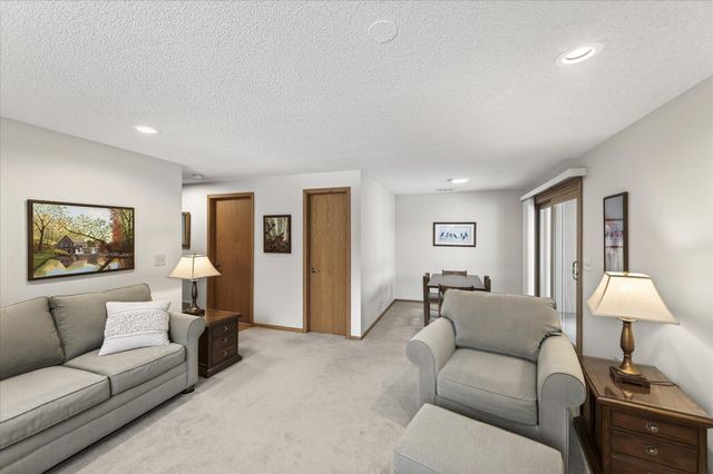 12809 45th Avenue N, Plymouth, MN 55442