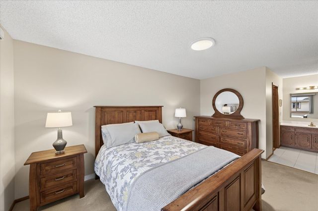 12809 45th Avenue N, Plymouth, MN 55442