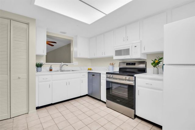 899 CLELAND COURT A, Palm Harbor, FL 34684