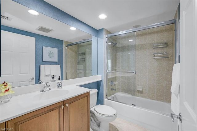 2728 Tiburon BLVD E 105, Naples, FL 34109