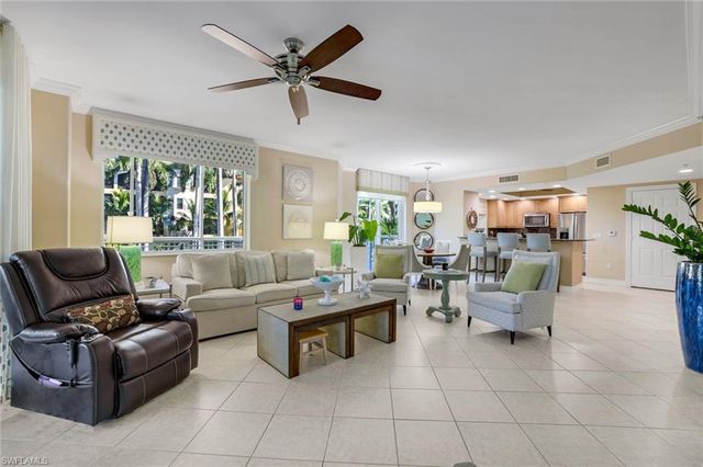 2728 Tiburon BLVD E 105, Naples, FL 34109
