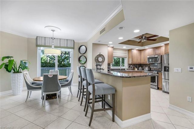 2728 Tiburon BLVD E 105, Naples, FL 34109
