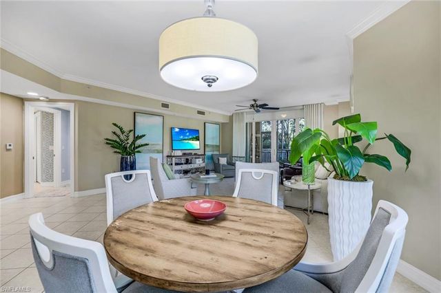 2728 Tiburon BLVD E 105, Naples, FL 34109