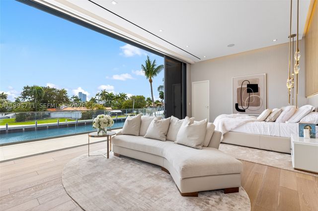 2560 Del Lago Dr, Fort Lauderdale, FL 33316