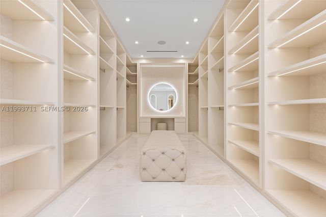 2560 Del Lago Dr, Fort Lauderdale, FL 33316