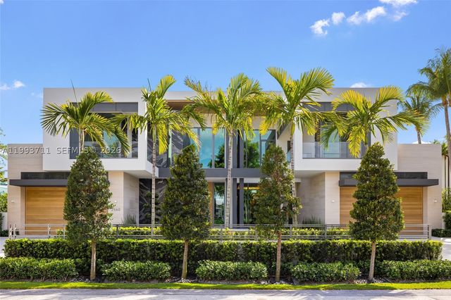2560 Del Lago Dr, Fort Lauderdale, FL 33316