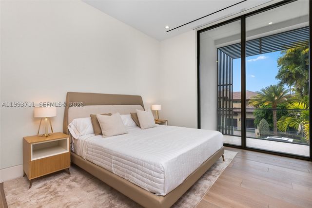 2560 Del Lago Dr, Fort Lauderdale, FL 33316