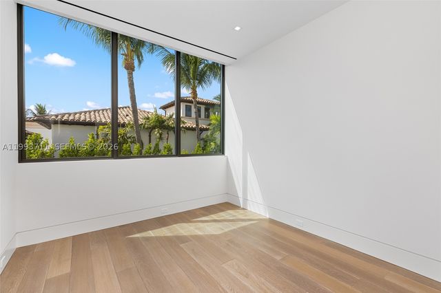 2560 Del Lago Dr, Fort Lauderdale, FL 33316
