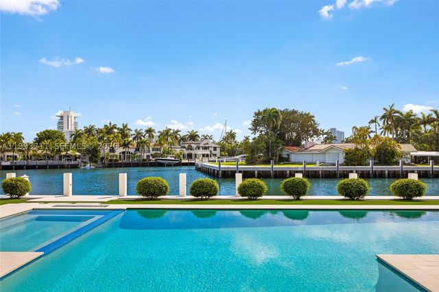 2560 Del Lago Dr, Fort Lauderdale, FL 33316