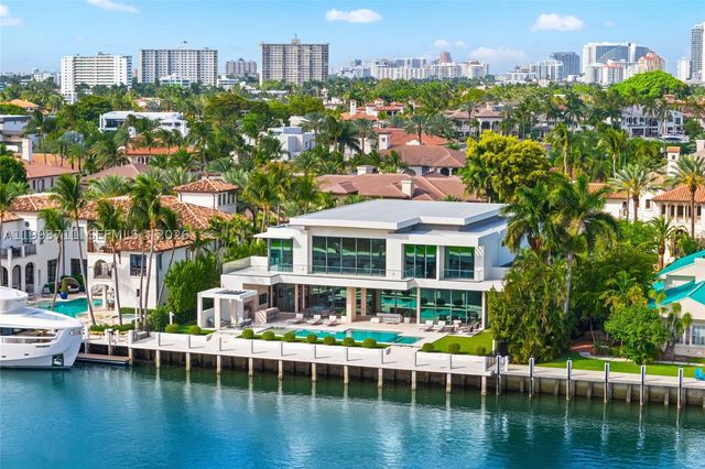 2560 Del Lago Dr, Fort Lauderdale, FL 33316