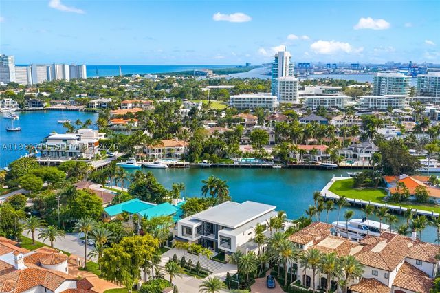2560 Del Lago Dr, Fort Lauderdale, FL 33316