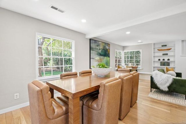 1055 Los Robles Avenue, Palo Alto, CA 94306