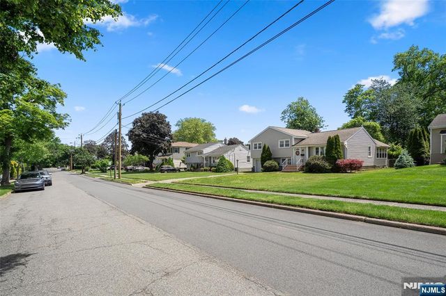 43 Woodvale Road, Glen Rock, NJ 07452
