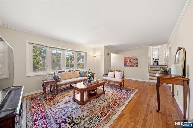 43 Woodvale Road, Glen Rock, NJ 07452