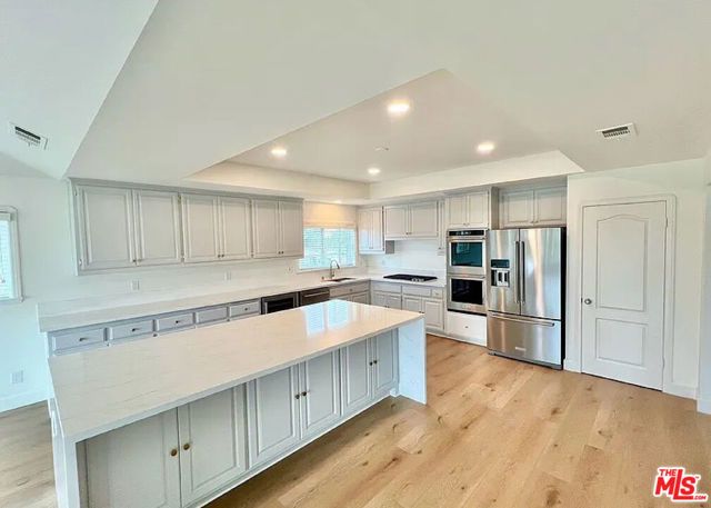 301 Ocean Avenue, Seal Beach, CA 90740