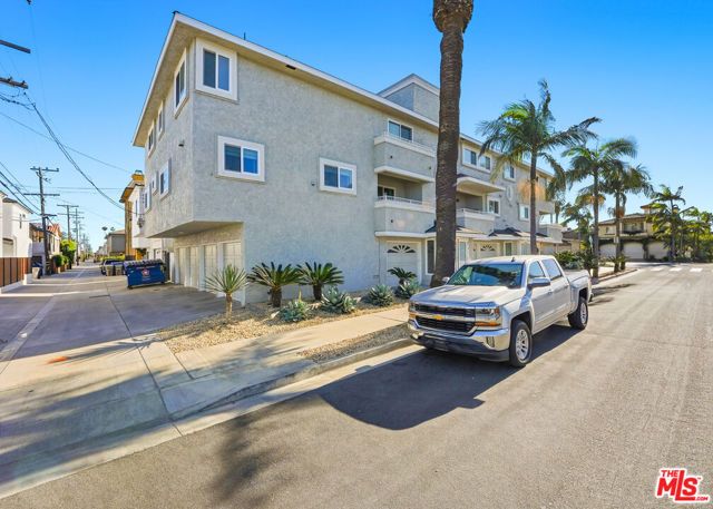 301 Ocean Avenue, Seal Beach, CA 90740