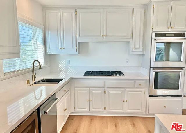 301 Ocean Avenue, Seal Beach, CA 90740