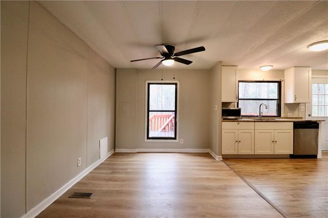 5148 E Holiday SE Court, Acworth, GA 30102