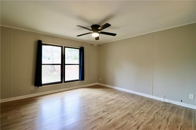 5148 E Holiday SE Court, Acworth, GA 30102