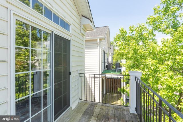 303 CAMERON STATION BLVD #103, Alexandria, VA 22304