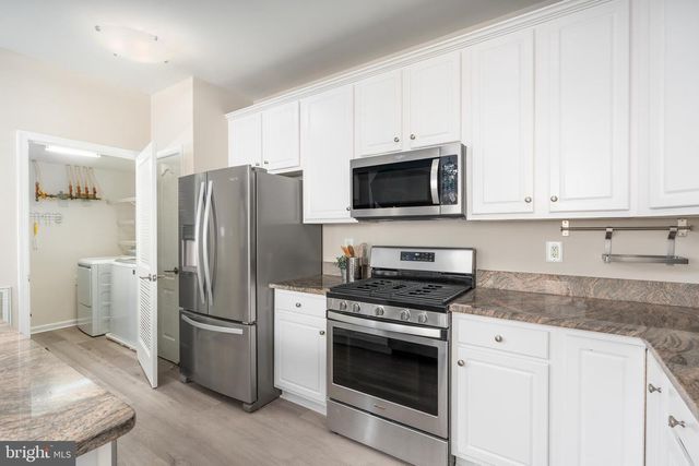 303 CAMERON STATION BLVD #103, Alexandria, VA 22304