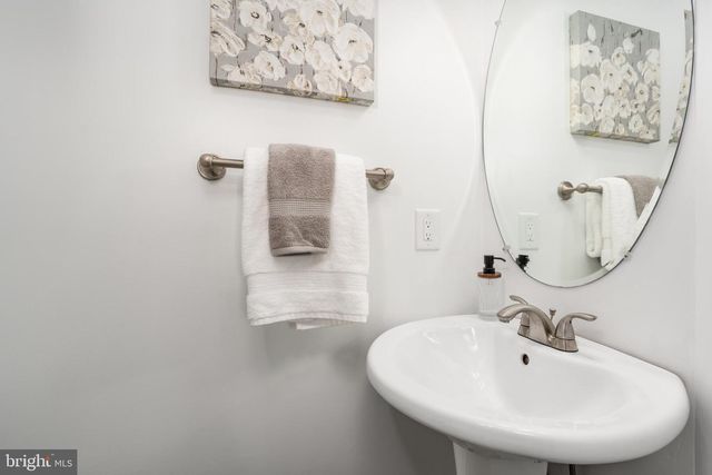 303 CAMERON STATION BLVD #103, Alexandria, VA 22304