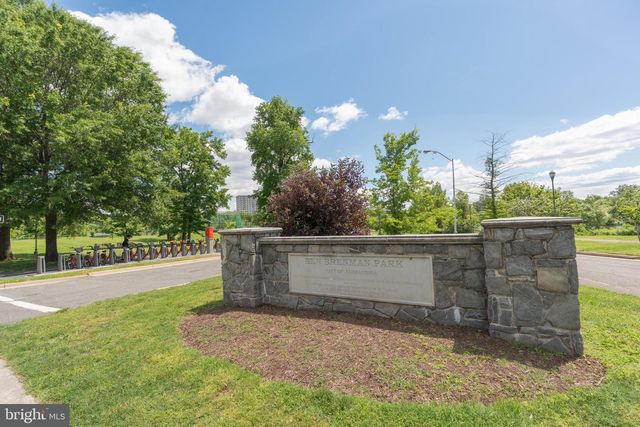 303 CAMERON STATION BLVD #103, Alexandria, VA 22304