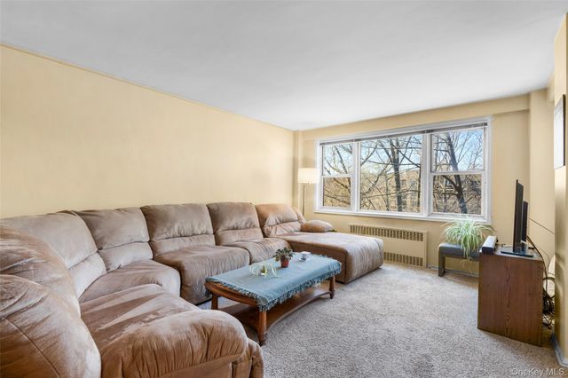 1 Washington Square 2H, Larchmont, NY 10538