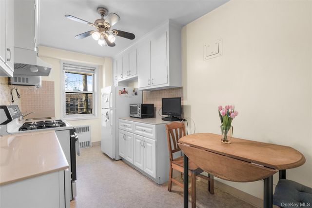 1 Washington Square 2H, Larchmont, NY 10538