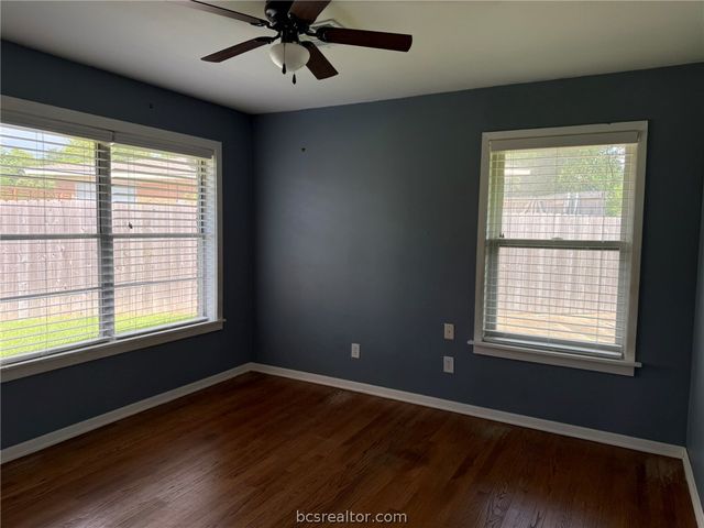 408 Brookside Drive W, Bryan, TX 77801
