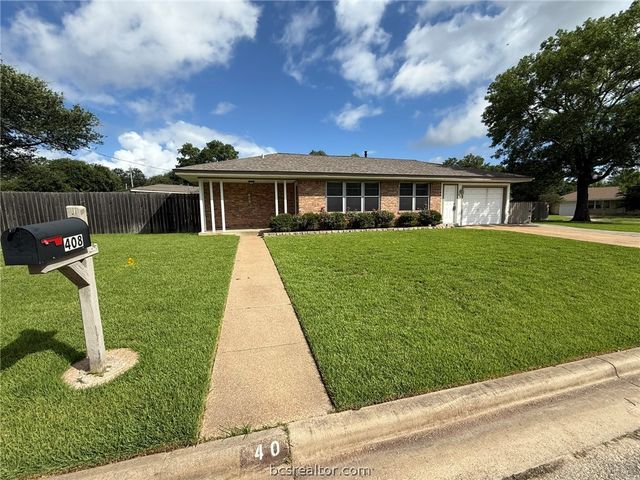 408 Brookside Drive W, Bryan, TX 77801