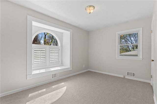 400 NE Howard Street, Lee's Summit, MO 64063