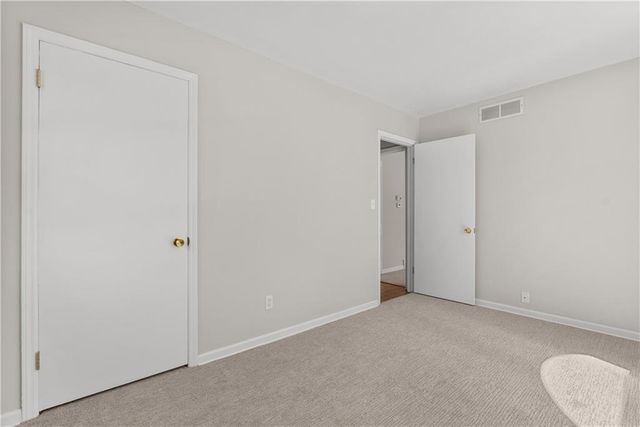 400 NE Howard Street, Lee's Summit, MO 64063